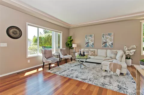 Living - 3309 Spring Pl, Enumclaw, WA 98022 photo 1 of 6