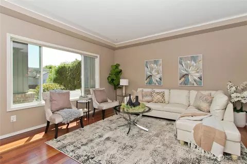 Living - 3309 Spring Pl, Enumclaw, WA 98022 photo 2 of 6