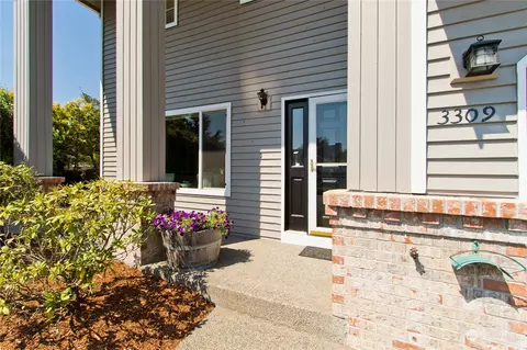 Exterior - 3309 Spring Pl, Enumclaw, WA 98022 photo 2 of 13