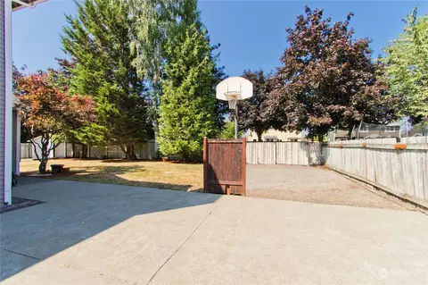 Exterior - 3309 Spring Pl, Enumclaw, WA 98022 photo 7 of 13