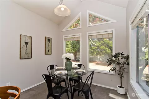 Dining - 3309 Spring Pl, Enumclaw, WA 98022 photo 3 of 3