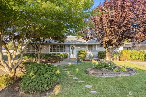 105 Cedar Ln, Pacific, WA 98047