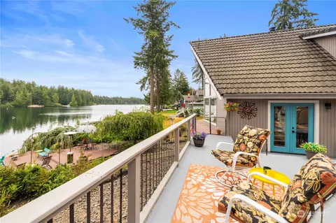 11421 Matthews Way, Anderson Island, WA 98303