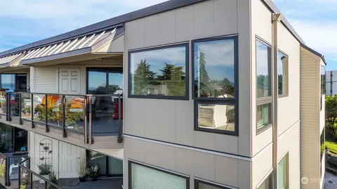 524 Maple St #304, Edmonds, WA 98020