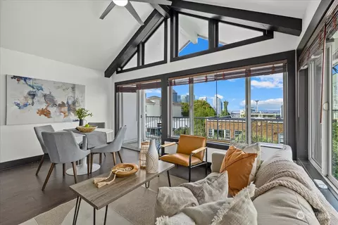 308 Summit Ave E #504, Seattle, WA 98102 photo 2