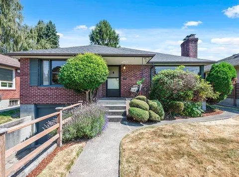 2634 32nd Ave W, Seattle, WA 98199