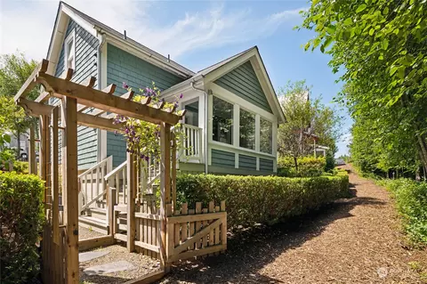 25 Lily Ln, Pacific Beach, WA 98571