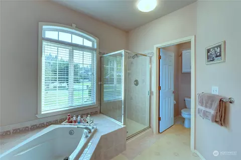 Bath - 6907 227th St E, Spanaway, WA 98387 photo 2 of 3
