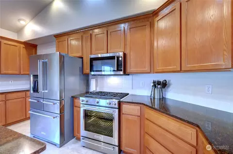 Kitchen - 6907 227th St E, Spanaway, WA 98387 photo 3 of 5
