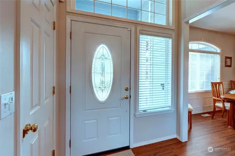 Entry Way - 6907 227th St E, Spanaway, WA 98387 photo 1 of 2