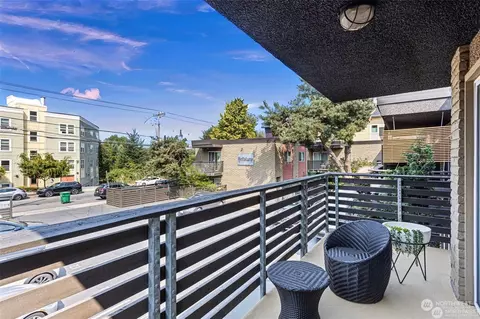5220 42nd Ave S #208, Seattle, WA 98118