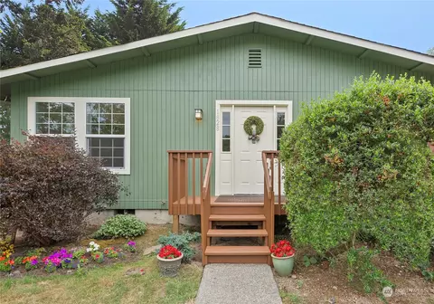 1828 E Harrison St, Tacoma, WA 98404