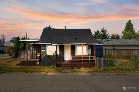 401 E Pioneer St, Granite Falls, WA 98252