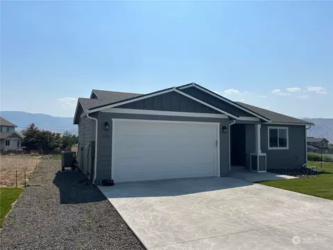 334 S Newark Loop, East Wenatchee, WA 98802