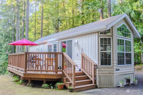 451 N Wynoochee Dr, Hoodsport, WA 98548