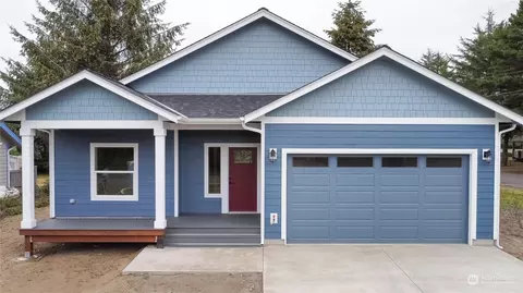 102 Leeward St NW, Ocean Shores, WA 98569