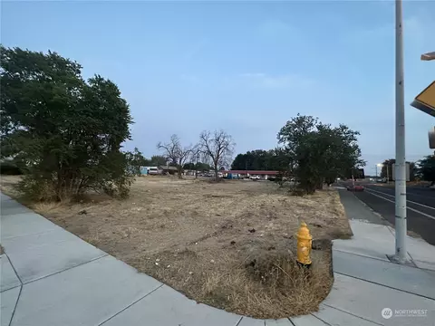 417 3rd Ave SE, Soap Lake, WA 98851