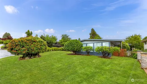 10807 Crestwood Dr S, Seattle, WA 98178