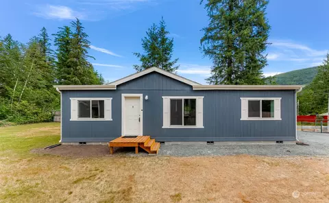 6255 Shamrock Rd, Maple Falls, WA 98266