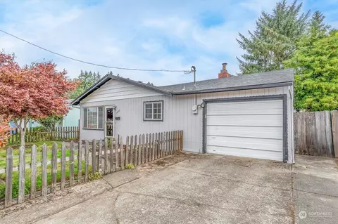 1208 S 8th Ave, Kelso, WA 98626