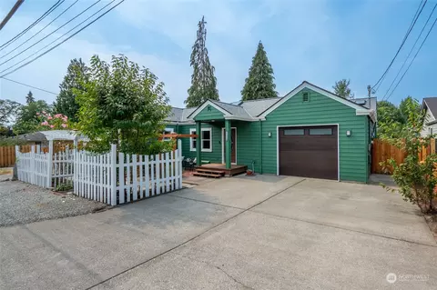 Exterior - 7110 Jefferson Ave, Everett, WA 98203 photo 3 of 5