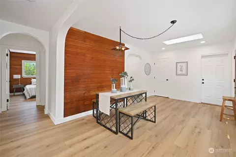 Entry Way - 7110 Jefferson Ave, Everett, WA 98203 photo 3 of 3