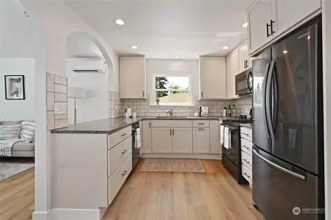 Kitchen - 7110 Jefferson Ave, Everett, WA 98203 photo 1 of 2