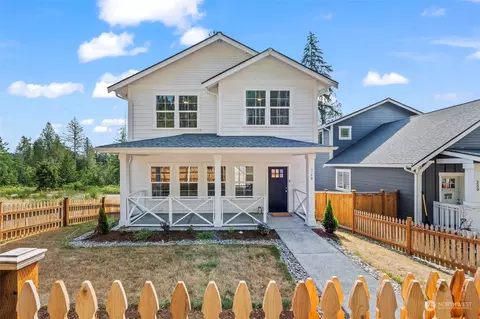 260 E Blackwell St, Allyn, WA 98524