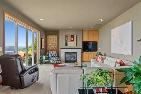 18318 Olympic View Dr, Edmonds, WA 98020 photo 8