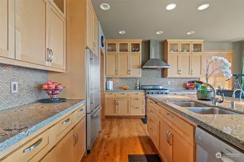 18318 Olympic View Dr, Edmonds, WA 98020 photo 13