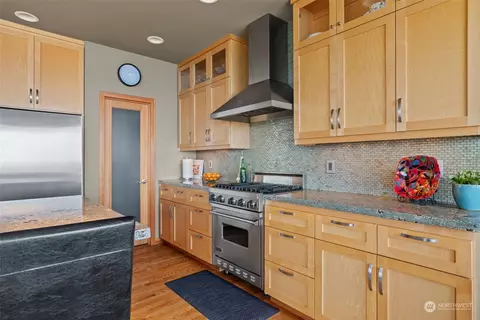 18318 Olympic View Dr, Edmonds, WA 98020 photo 15
