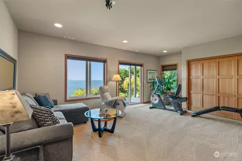 18318 Olympic View Dr, Edmonds, WA 98020 photo 33