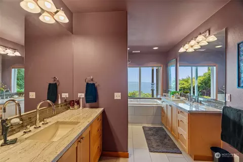 18318 Olympic View Dr, Edmonds, WA 98020 photo 27