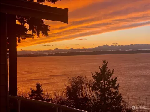18318 Olympic View Dr, Edmonds, WA 98020 photo 5