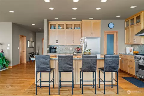 18318 Olympic View Dr, Edmonds, WA 98020 photo 14