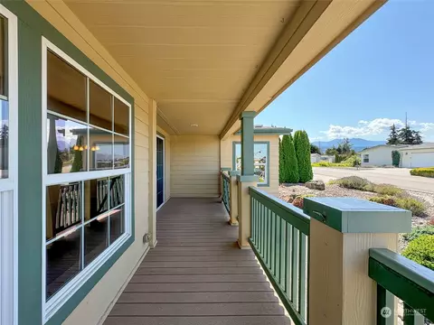 768 W Heritage Loop, Sequim, WA 98382 photo 5