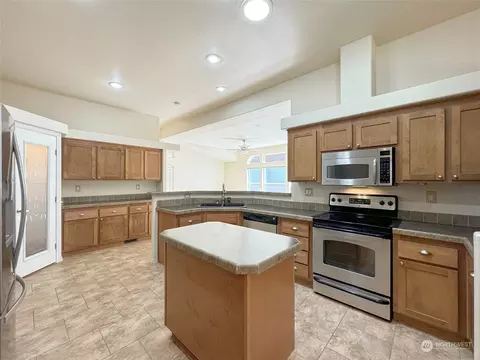768 W Heritage Loop, Sequim, WA 98382 photo 14