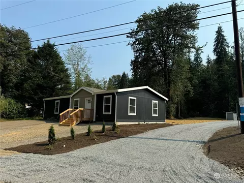 22822 N River Dr, Granite Falls, WA 98252