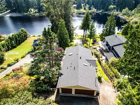 21426 E Lost Lake Rd, Snohomish, WA 98296