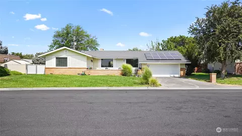 945 E Hamlet St, Othello, WA 99344