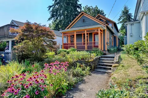 1904 Harris Ave, Bellingham, WA 98225