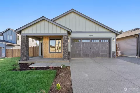 2106 Hawks View Ln, Winlock, WA 98596