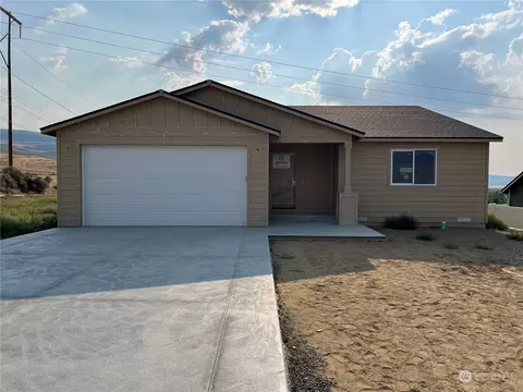 987 N Macaw Ave, East Wenatchee, WA 98802