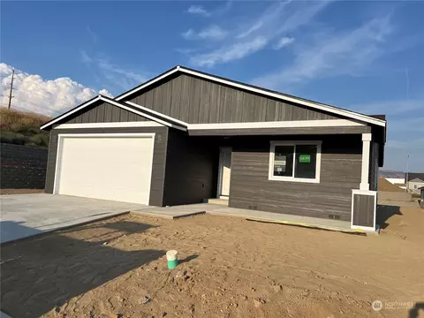1932 N Mineral Pl, East Wenatchee, WA 98802