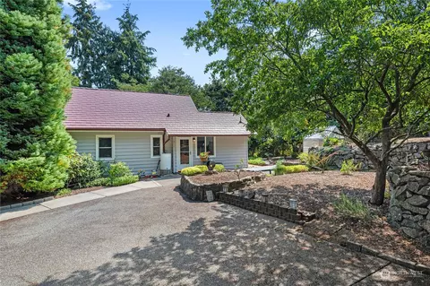 1911 15th St, Bremerton, WA 98337