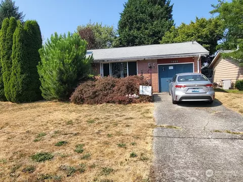 3624 NE 9th St, Renton, WA 98056