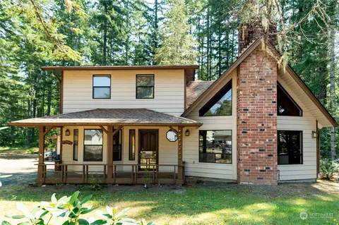 231 N Fairway Dr E, Hoodsport, WA 98548