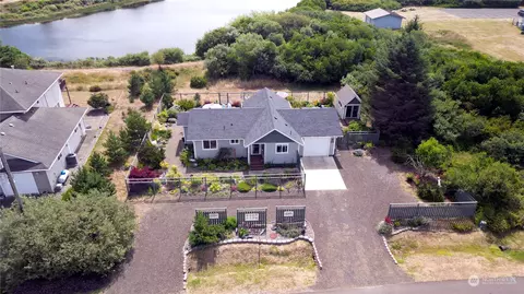 283 Seashore St SW, Ocean Shores, WA 98569
