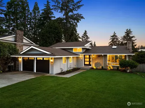 919 144th Pl SE, Bellevue, WA 98007