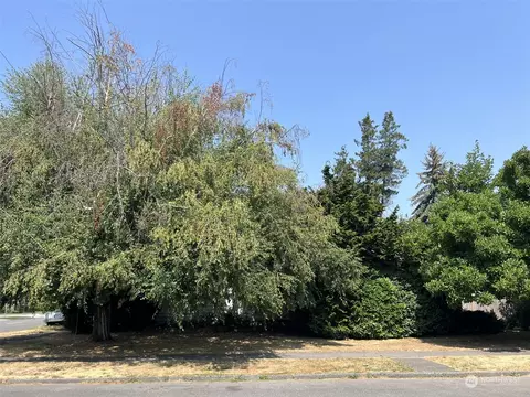 817 4th Ave SW, Puyallup, WA 98371